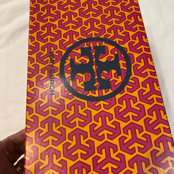 Tory Burch women’s loafer - Picture 12 of 12